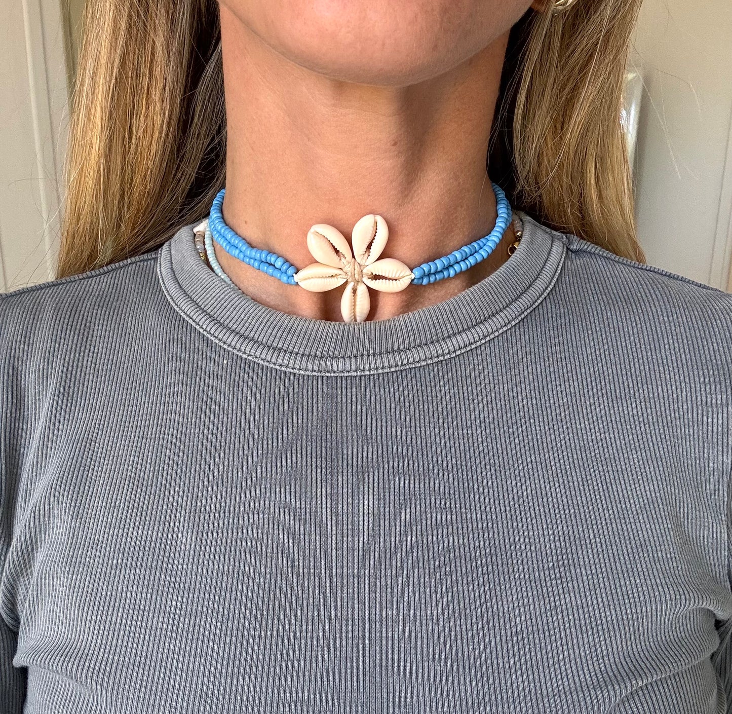 Collier BALI bleu coquillages