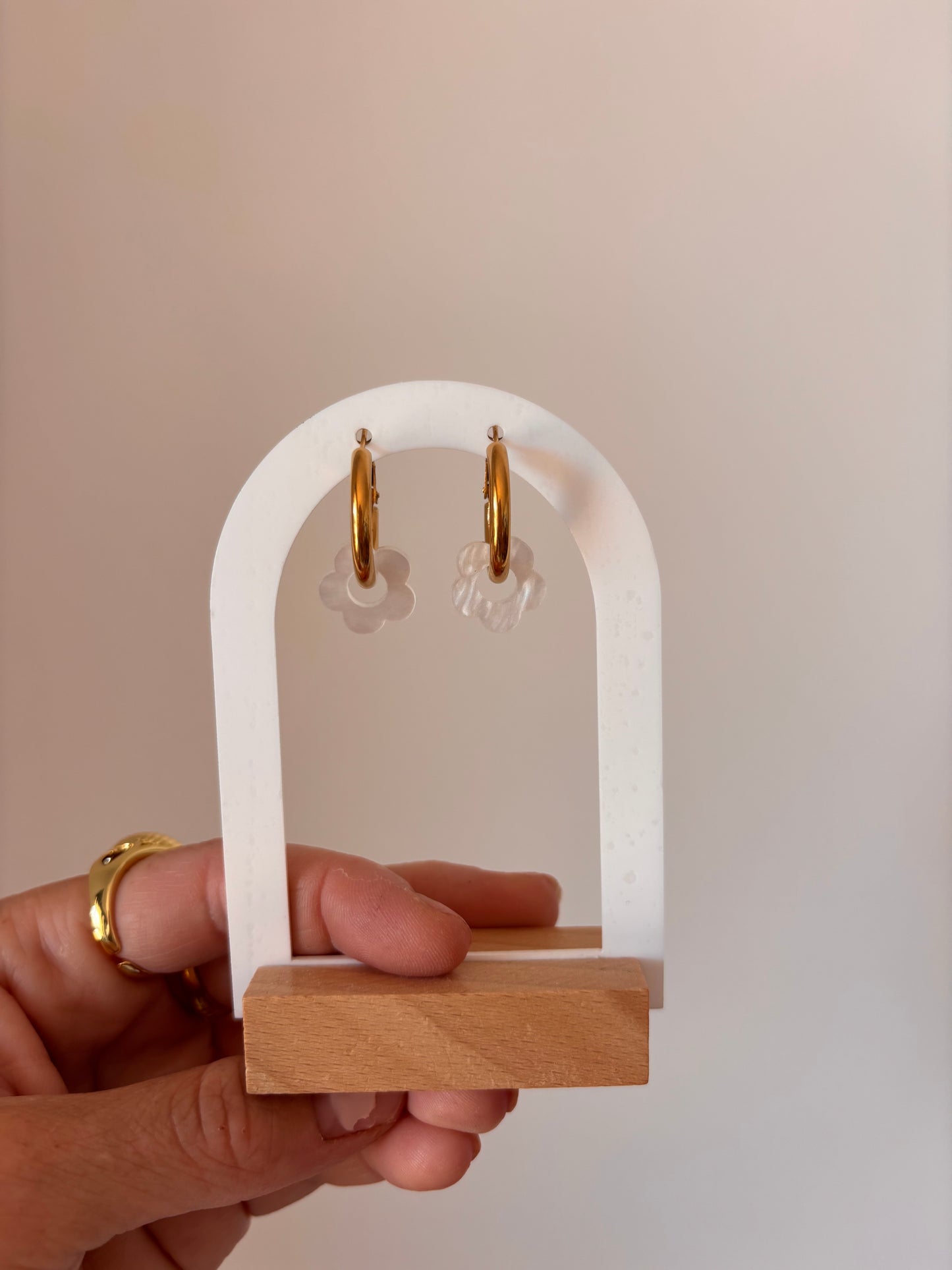 Boucles d’oreilles FLORA blanc ⭐️